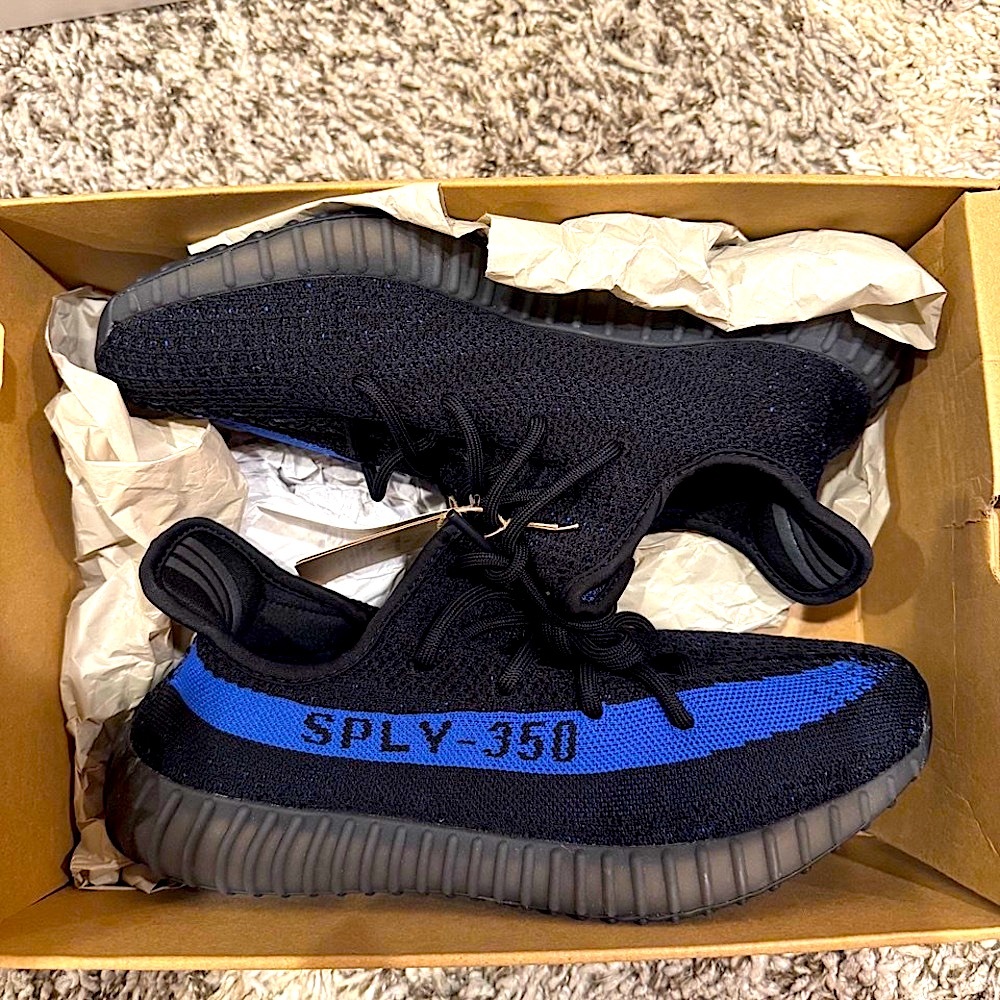NTW Adidas Yeezy Boost 350 V2 Black and Blue Size 9.5 US man ORIGINAL